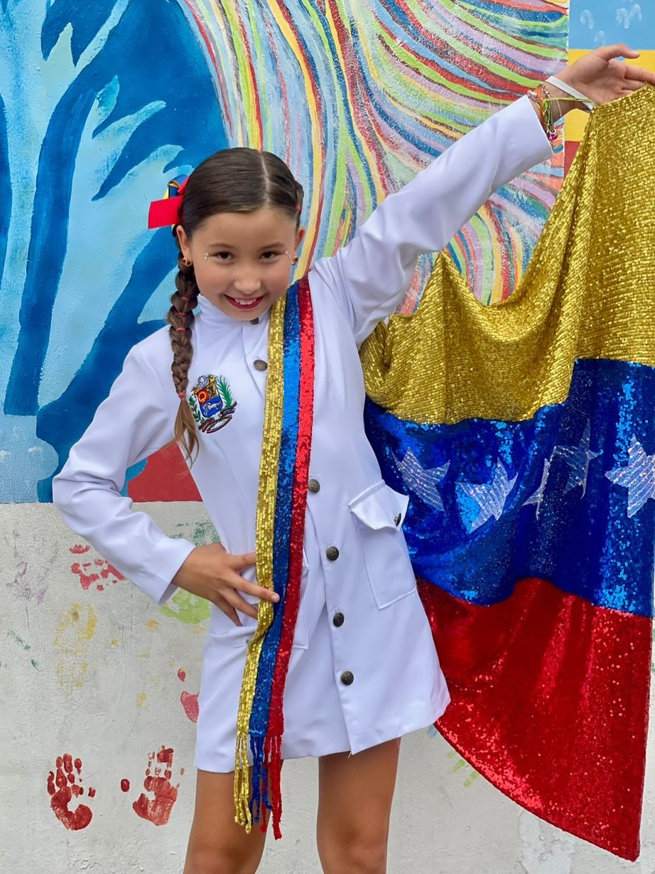 Valerie Bastidas 1er lugar en el Festival “Un Canto para San Antonio”